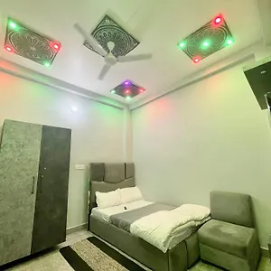Hotel Prakash ! ! Fully-air-conditioned At Prime Location With Off Site Parking Availability, Near Kashi Vishwanath Temple, And Ganga Ghat, Newly Constructed And Luxurious - 3 ****